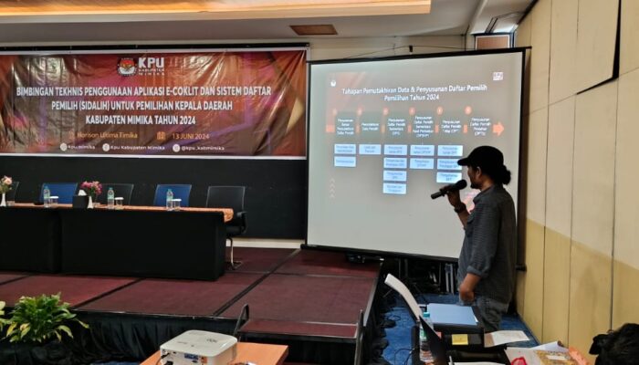 Divisi Data, KPU Mimika gelar Bimtek Penggunaan aplikasi E-Coklit bagi PPD dan PPS