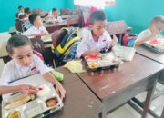 Pasca Launching di Mimika, Program MBG Sasar Sekolah Sekitar Nawaripi