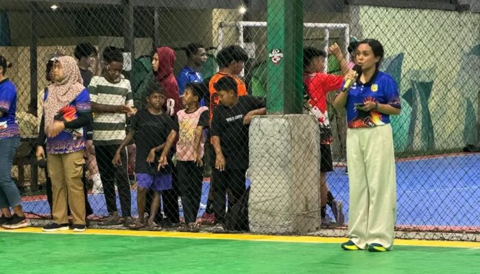 LENSA FOTO: Distrik Wania Serahkan Hadiah untuk Pemenang Lomba Kemerdekaan Ke-80 RI