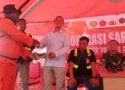 Tim SAR Serahkan Komponen Heli yang Jatuh ke KNKT