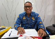 Dinas PUPR Mimika Pastikan Pekerjaan Penyambungan Pipa Air di Perumahan Amor