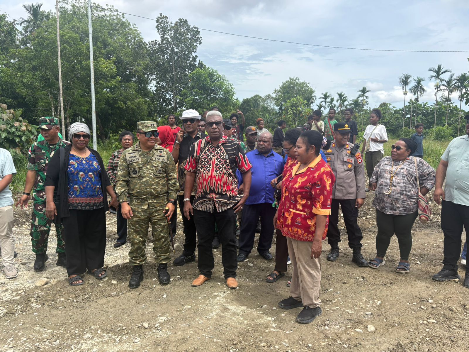 Pemkab Mimika Buka Kembali Palang Jalan Tembusan Petrosea ke Jalan C Heatubun