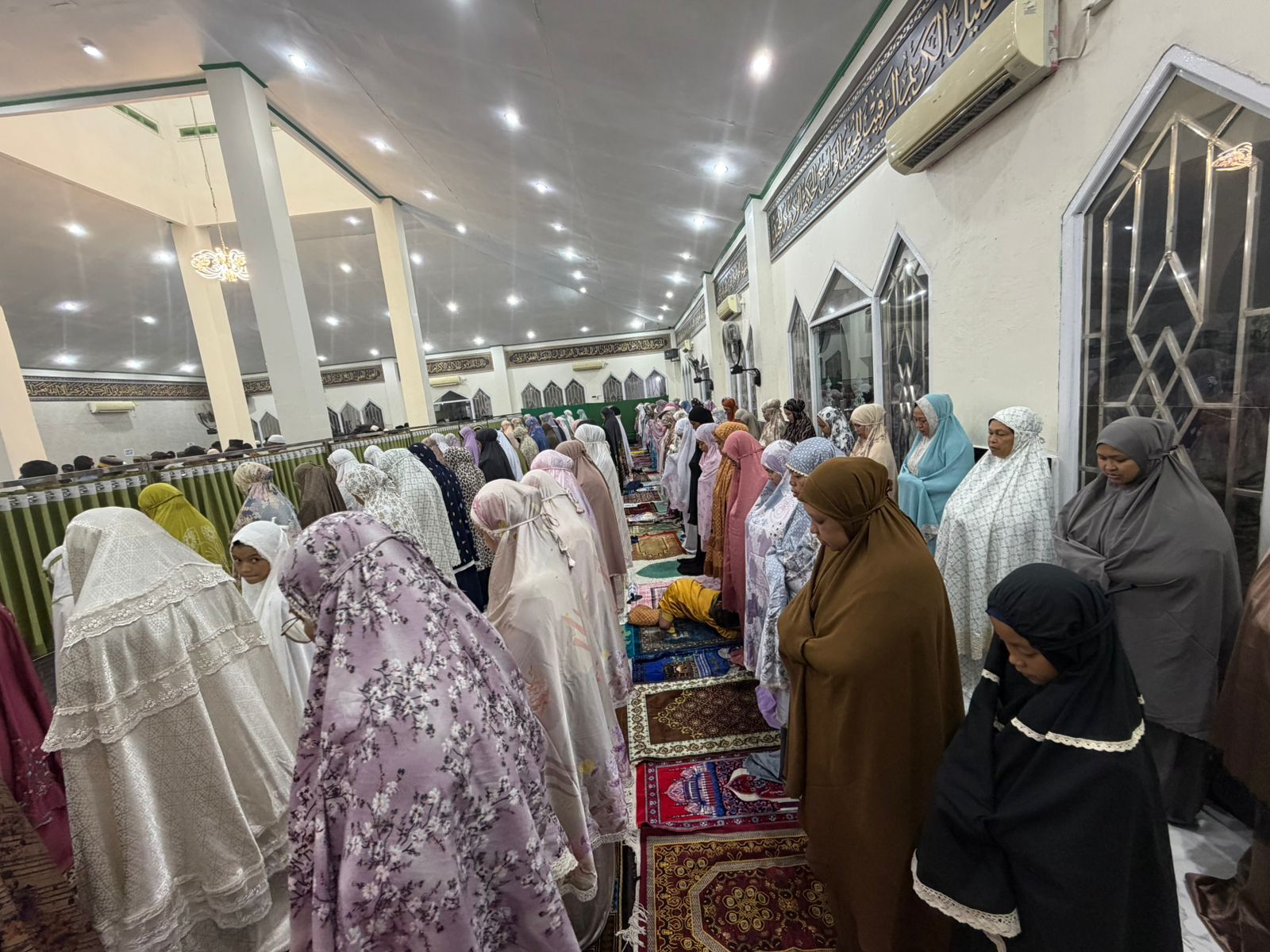 Sholat Tarawih Hari Pertama Pada Ramadan 1447 H, Umat Muslim Padati Masjid di Timika
