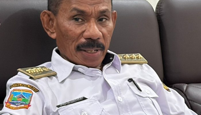 Jaga Wajah Kota, Distrik Miru Turunkan 20 Petugas Kebersihan