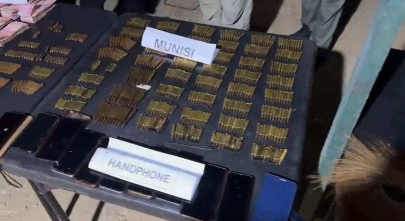 Kontak Tembak di Nabire, Aparat Kuasai Markas DPO KKB dan Amankan 561 Butir Amunisi