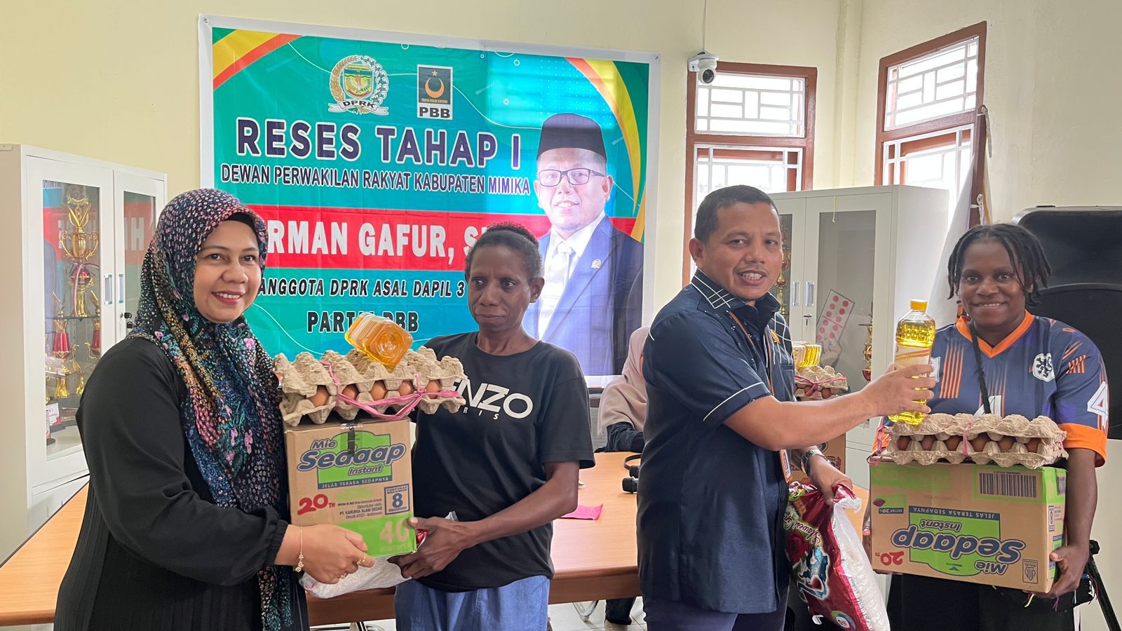 Herman Gafur Reses di Kelurahan Otomona : Masyarakat Usulkan Pengadaan Lampu Jalan Sampai Perbaikan Drainase