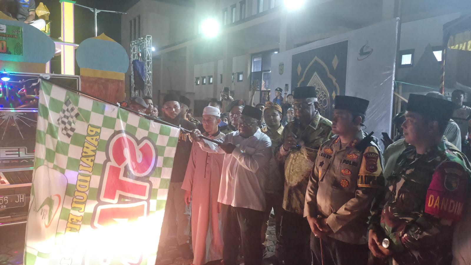 Puluhan Kendaraan Hias Meriahkan Pawai Takbir Keliling di Timika