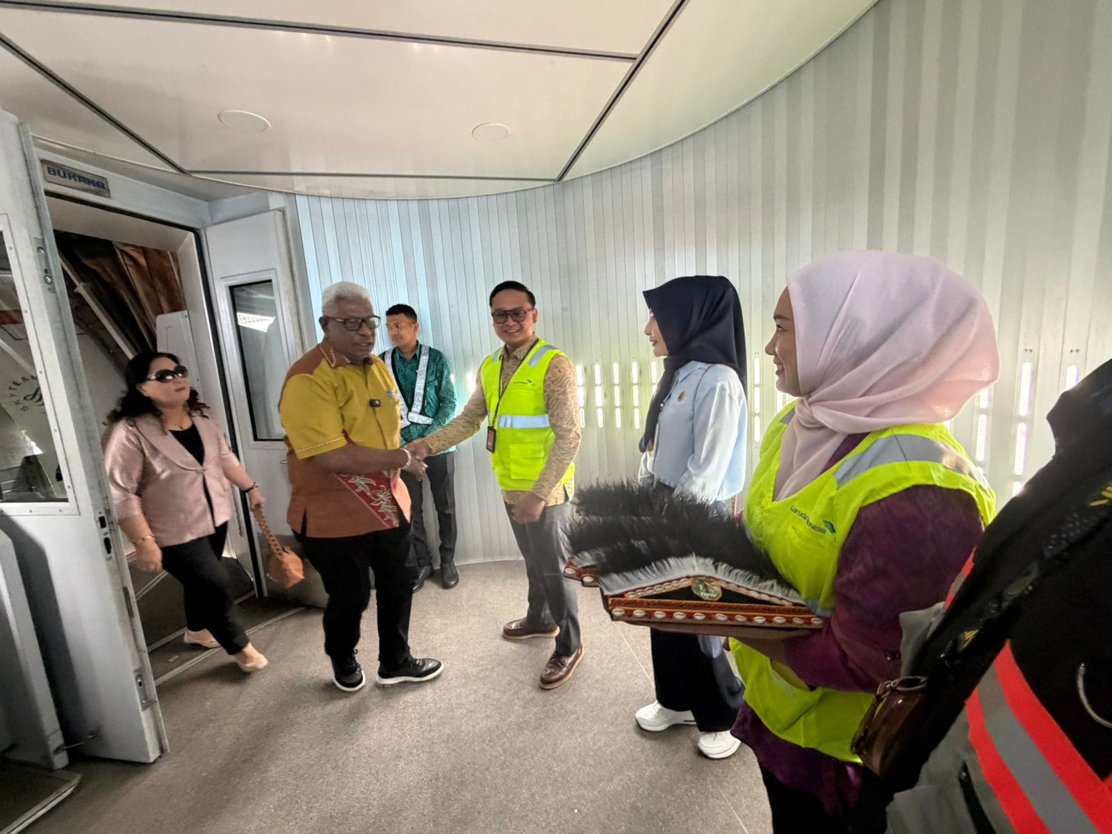 Bupati Mimika Dorong Pembukaan Rute Penerbangan Baru