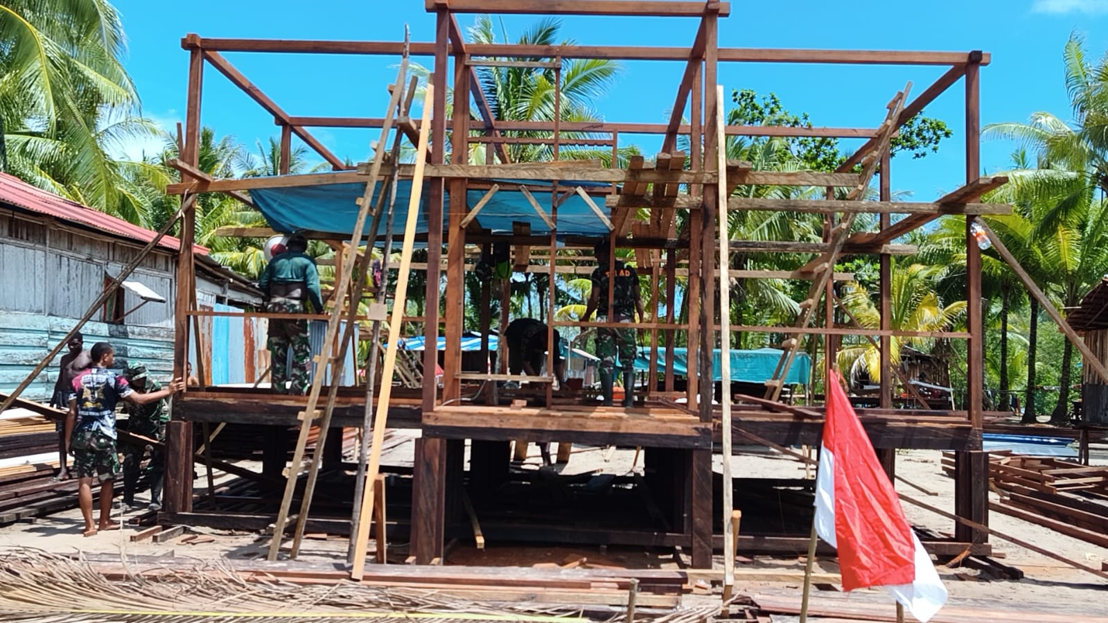 Pemasangan Rangka Dinding Rumah Mulai Dikerjakan, Progres TMMD Terus Meningkat