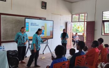 Kolaborasi dengan Pustu Kampung Keakwa, Satgas TMMD Gelar Penyuluhan Kesehatan kepada Masyarakat