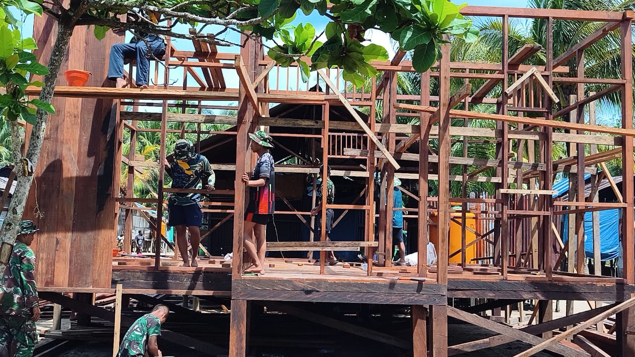 Pemasangan Dinding Dimulai, Rumah TMMD Capai 30 Persen