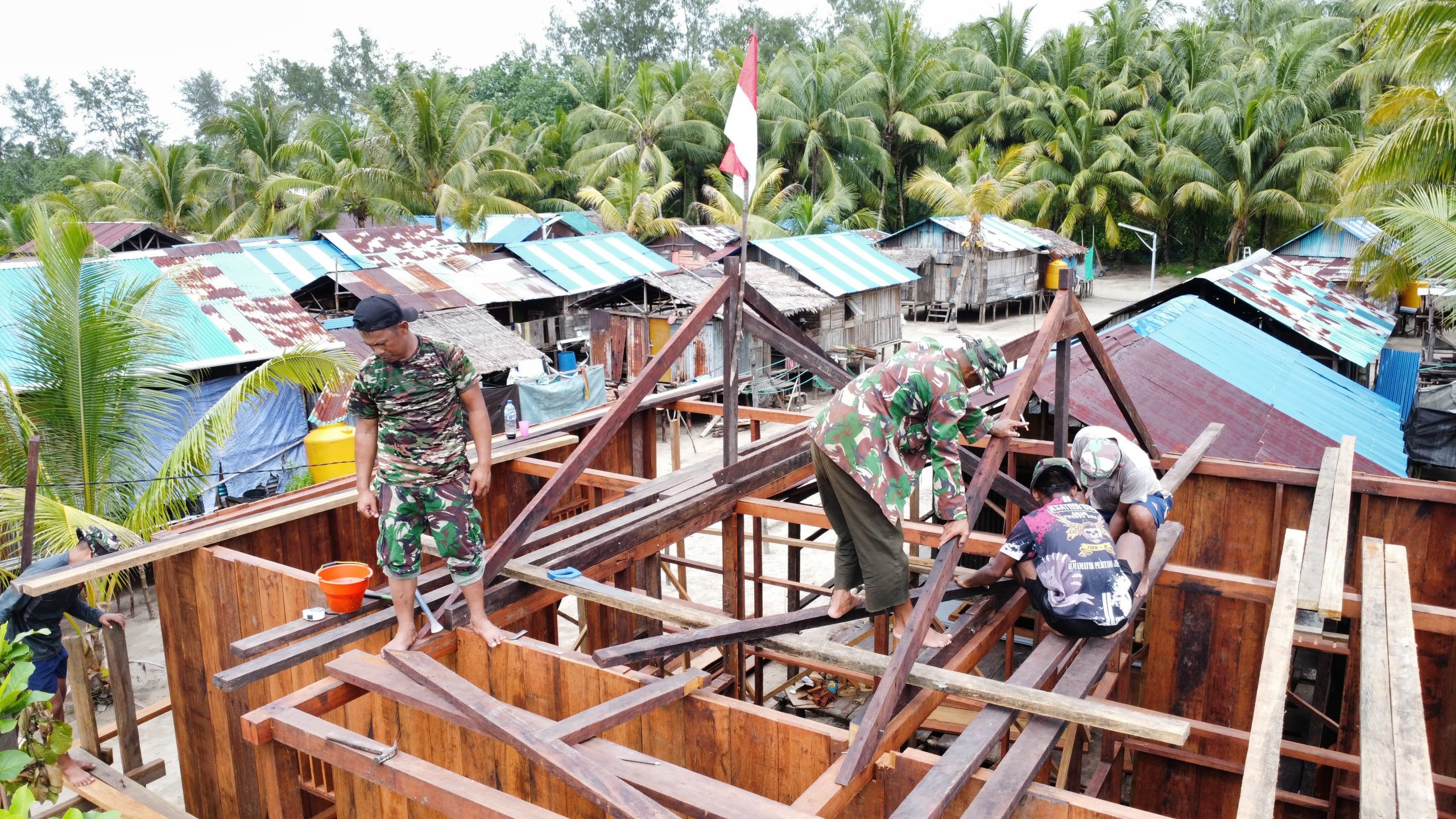 Satgas TMMD Fokus Rampungkan Rangka Atap Rumah Program TMMD