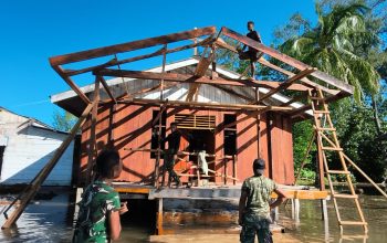Satgas TMMD Rampungkan Pengerjaan Atap Teras Gereja