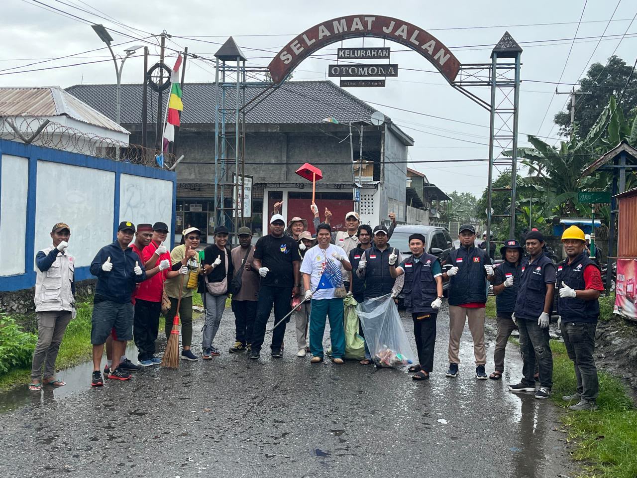 KKSS Mimika Dukung Jumat Bersih Dengan Aksi Kerja Bakti Massal