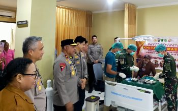 Sambut Hari Bhayangkara ke – 80, Polda Papua Tengah Layani Ratusan Warga Melalui Bakti Kesehatan