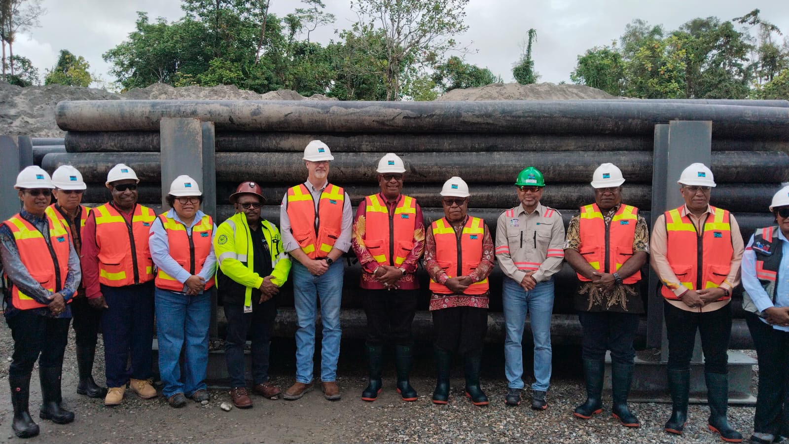 Perkuat Layanan Dasar Menuju Kota Modern, Pemkab Mimika Terima Hibah Pipa Air Bersih dari PT Freeport