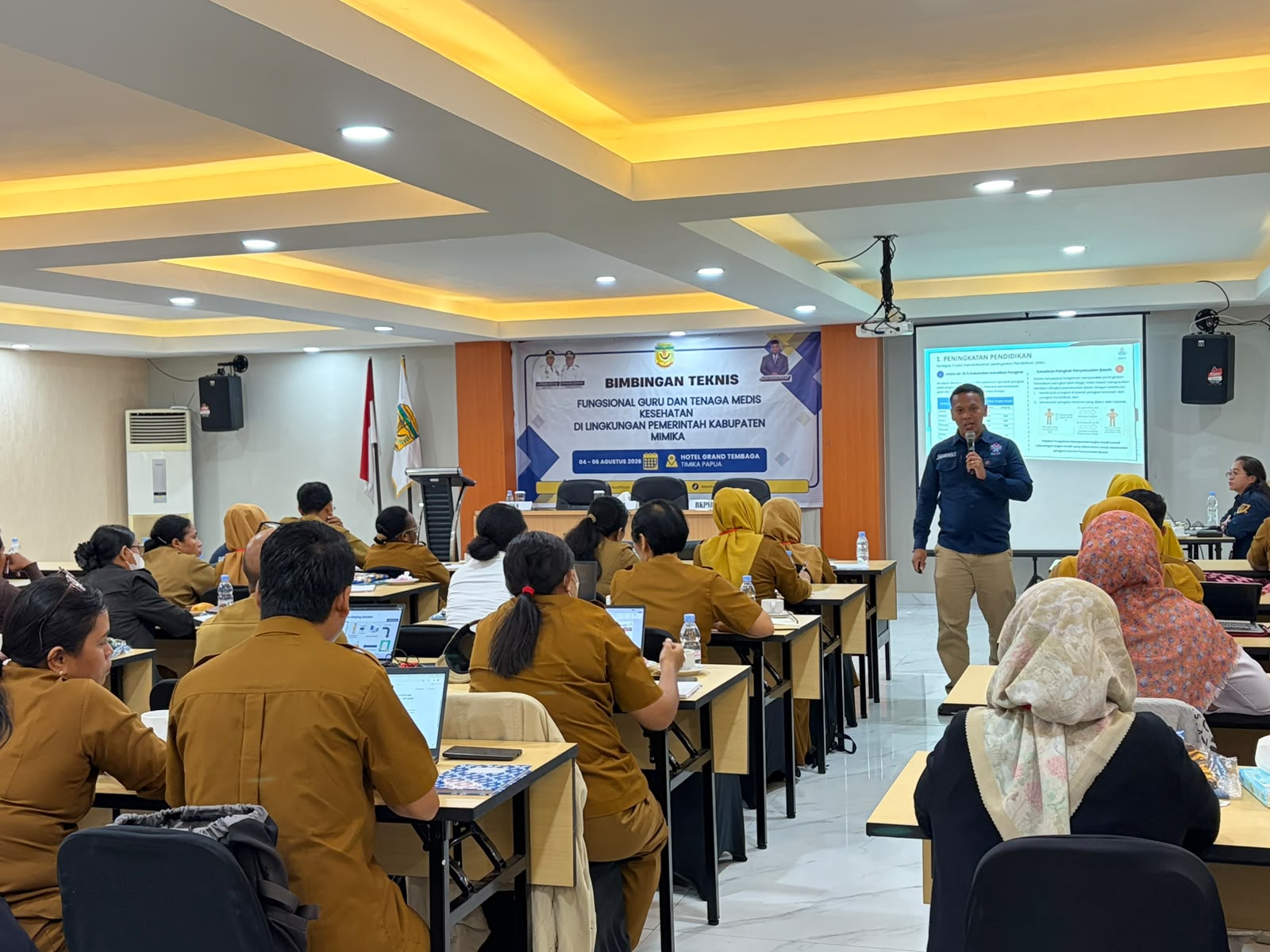 Jadi Ujung Tombak Pelayanan Publik, BKPSDA Mimika Latih 40 Pejabat Fungsional Guru dan Tenaga Kesehatan