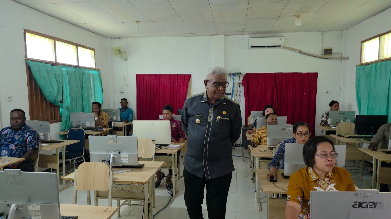 Bupati Mimika Pantau Langsung Profiling ASN : Berjalan Sesuai Aturan