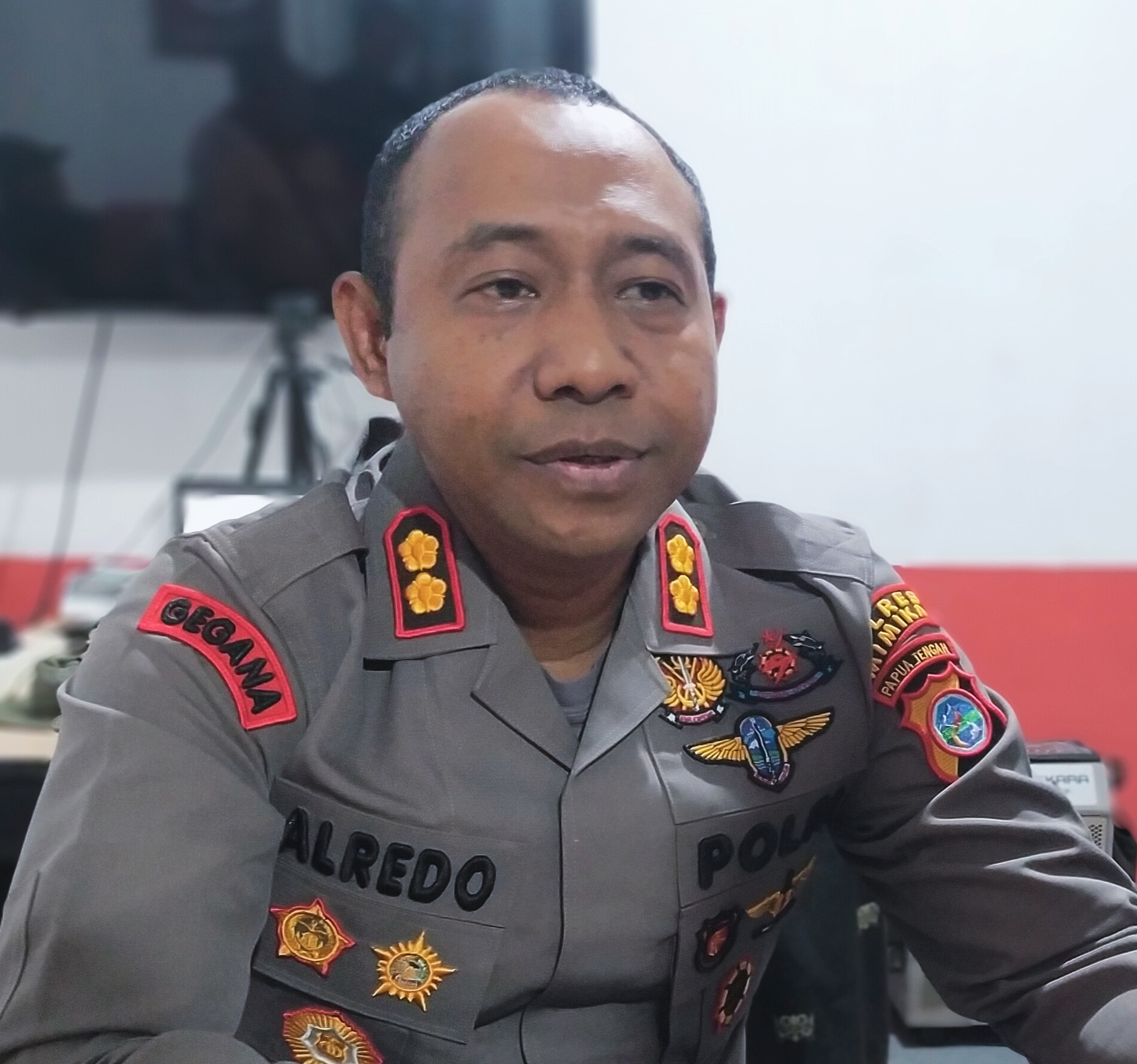 Meriahkan HUT RI ke – 81, Kapolres Ajak Warga Mimika Kibarkan Bendera Merah Putih