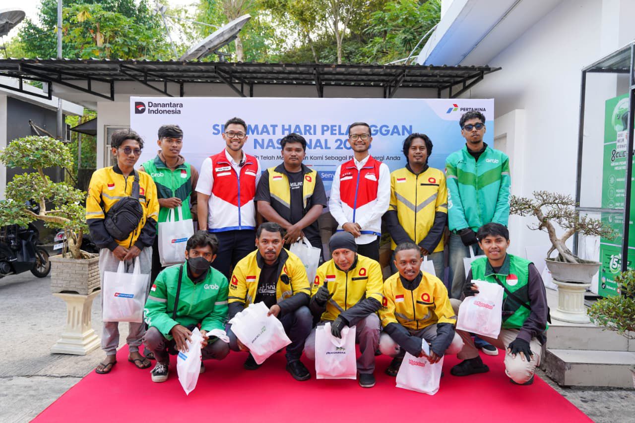 Lebih Dekat di Hari Pelanggan Nasional, Pertamina Patra Niaga Bagikan Semangat Senyum Pelanggan di Timur Indonesia