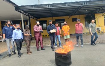 Polres Mimika Musnahkan 161,37 Gram Narkotika Ganja
