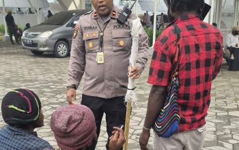 Puluhan Bahan Baku Anak Panah Diamankan di Bandara Mozes Kilangin