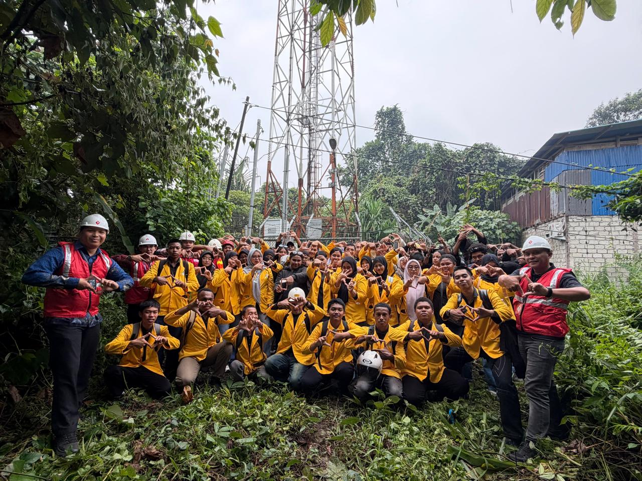 Telkomsel dan Politeknik Amamapare Dorong Kesiapan Kerja Mahasiswa Papua Lewat Kunjungan Industri