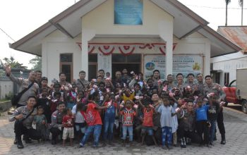 Satgas Damai Cartenz Berbagi Kasih di Panti Asuhan Santa Susana Timika