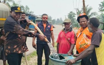 BPBD Salurkan 6.000 Liter Air Bersih Atasi Krisis Air Minum di Wilayah Logpon Kampung Pigapu