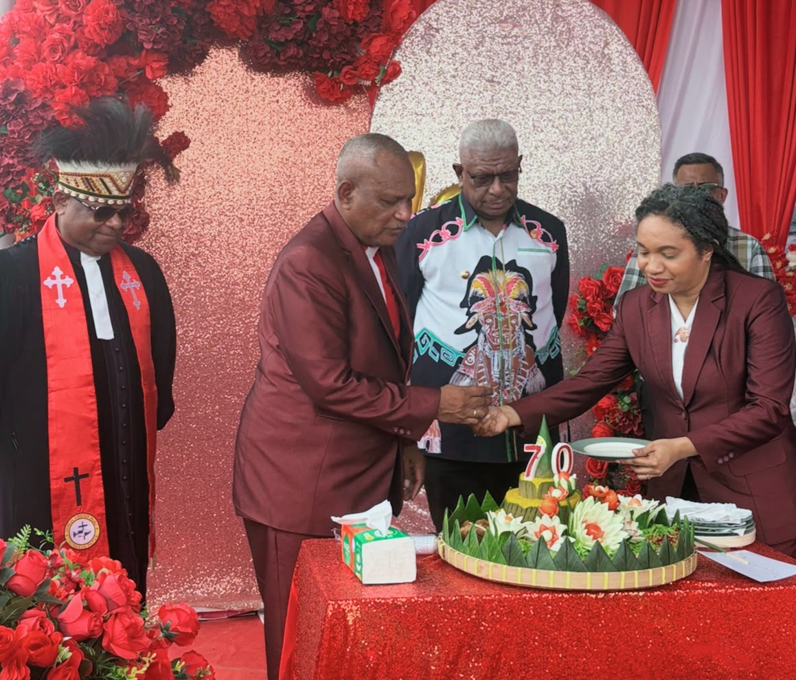 Bupati Rettob Tekankan Peran Strategis Gereja dan Pentingnya Menjaga Kerukunan pada HUT ke-70 GKI di Tanah Papua
